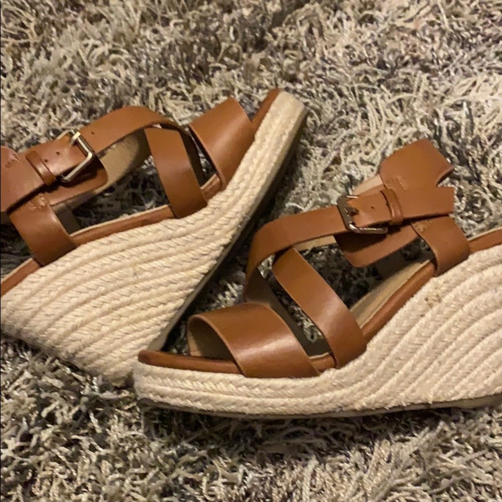 Super cute brown wedges - Picture 5 of 5